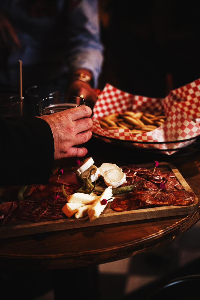 Team Building Bordeaux, bar à jeux bordeaux, fléchettes, mini golf, shuffleboard