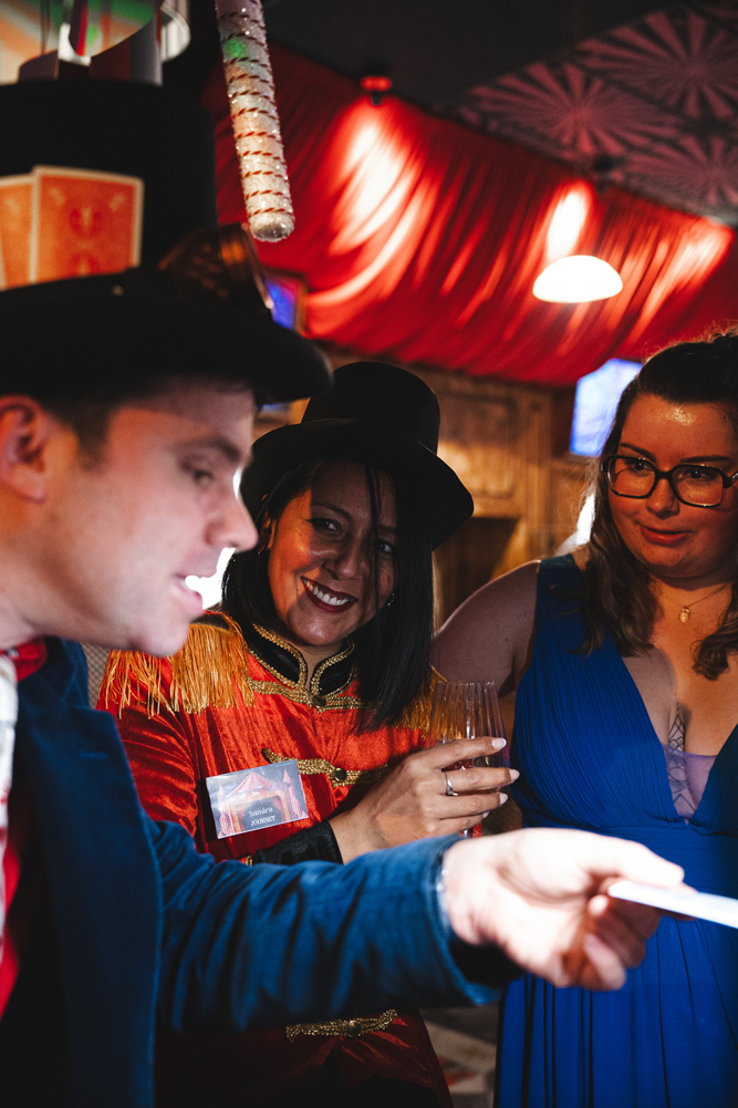 Team Building Bordeaux, bar à jeux bordeaux, fléchettes, mini golf, shuffleboard