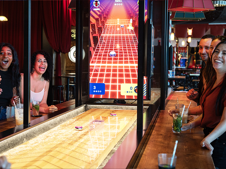 Bar à jeux bordeaux, fléchettes, shuffleboard, mini golf