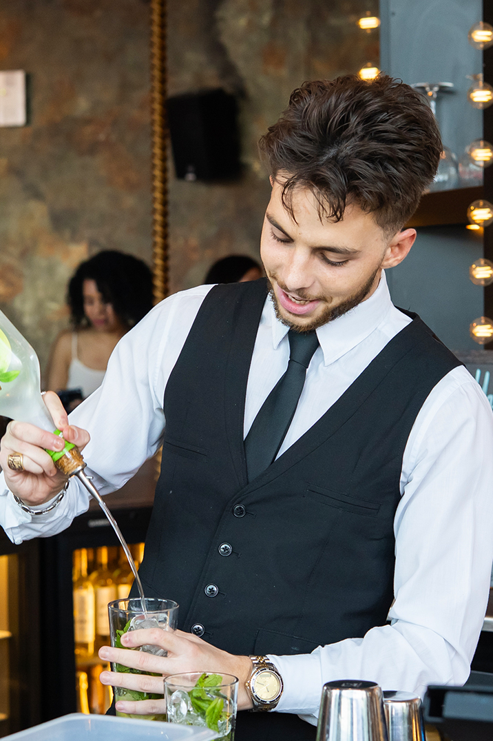 Bar à jeux bordeaux,  fléchette, shuffleboard, mini golf
